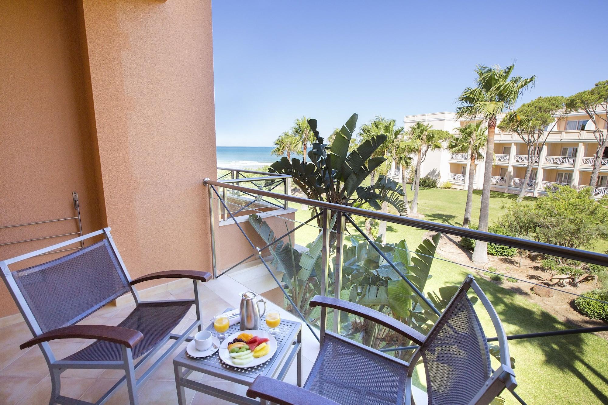 Hipotels Barrosa Palace & Spa Chiclana de la Frontera Εξωτερικό φωτογραφία A balcony at a hotel
