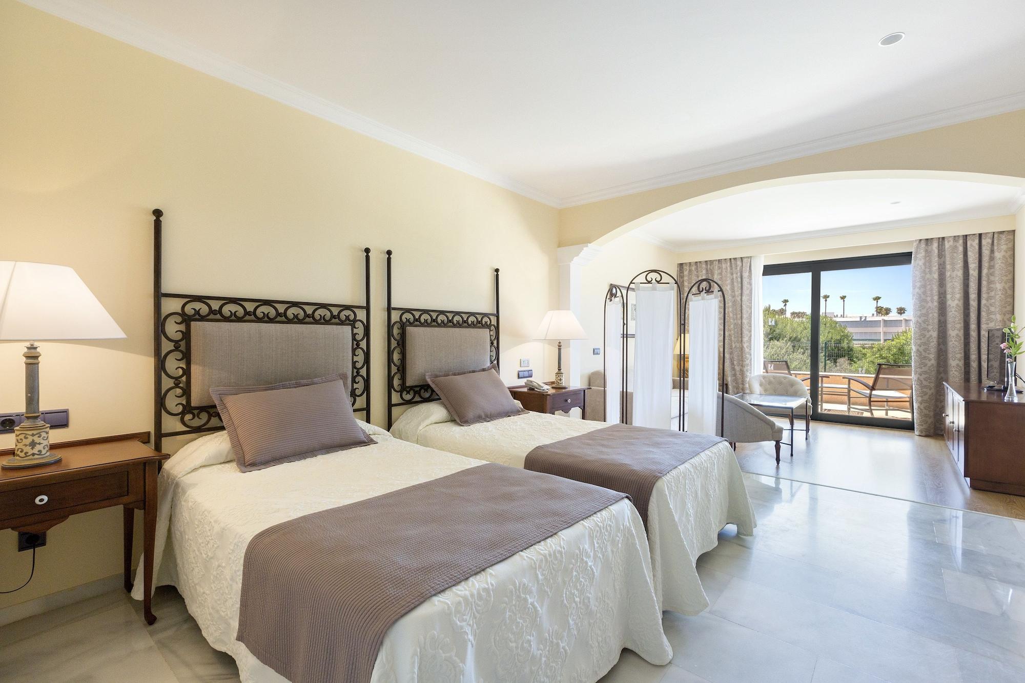 Hipotels Barrosa Palace & Spa Chiclana de la Frontera Εξωτερικό φωτογραφία A room at the hotel