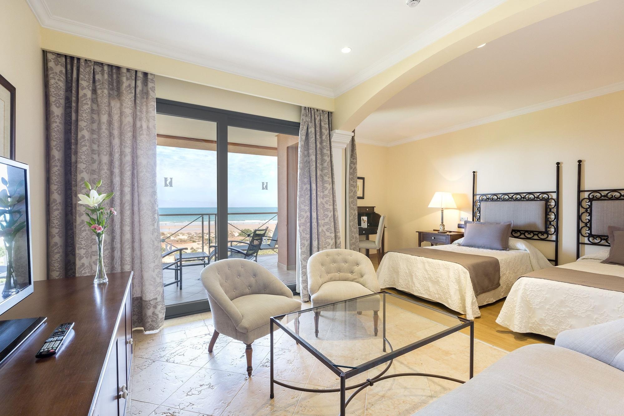 Hipotels Barrosa Palace & Spa Chiclana de la Frontera Εξωτερικό φωτογραφία A room at the hotel