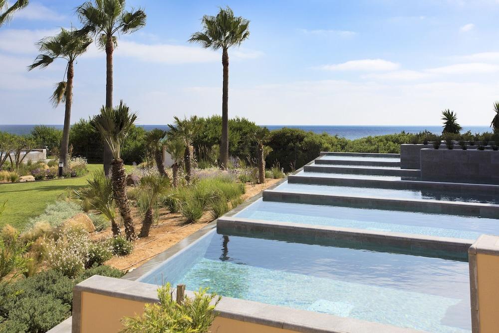 Hipotels Barrosa Palace & Spa Chiclana de la Frontera Εξωτερικό φωτογραφία The pool at the hotel