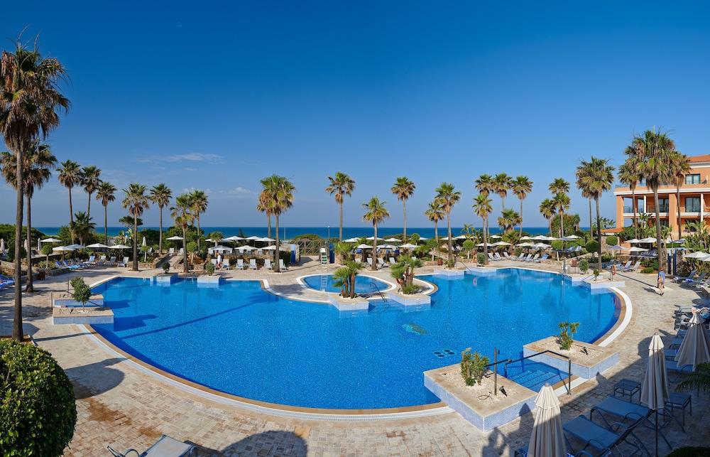 Hipotels Barrosa Palace & Spa Chiclana de la Frontera Εξωτερικό φωτογραφία Pool at the Nissi Beach Hotel