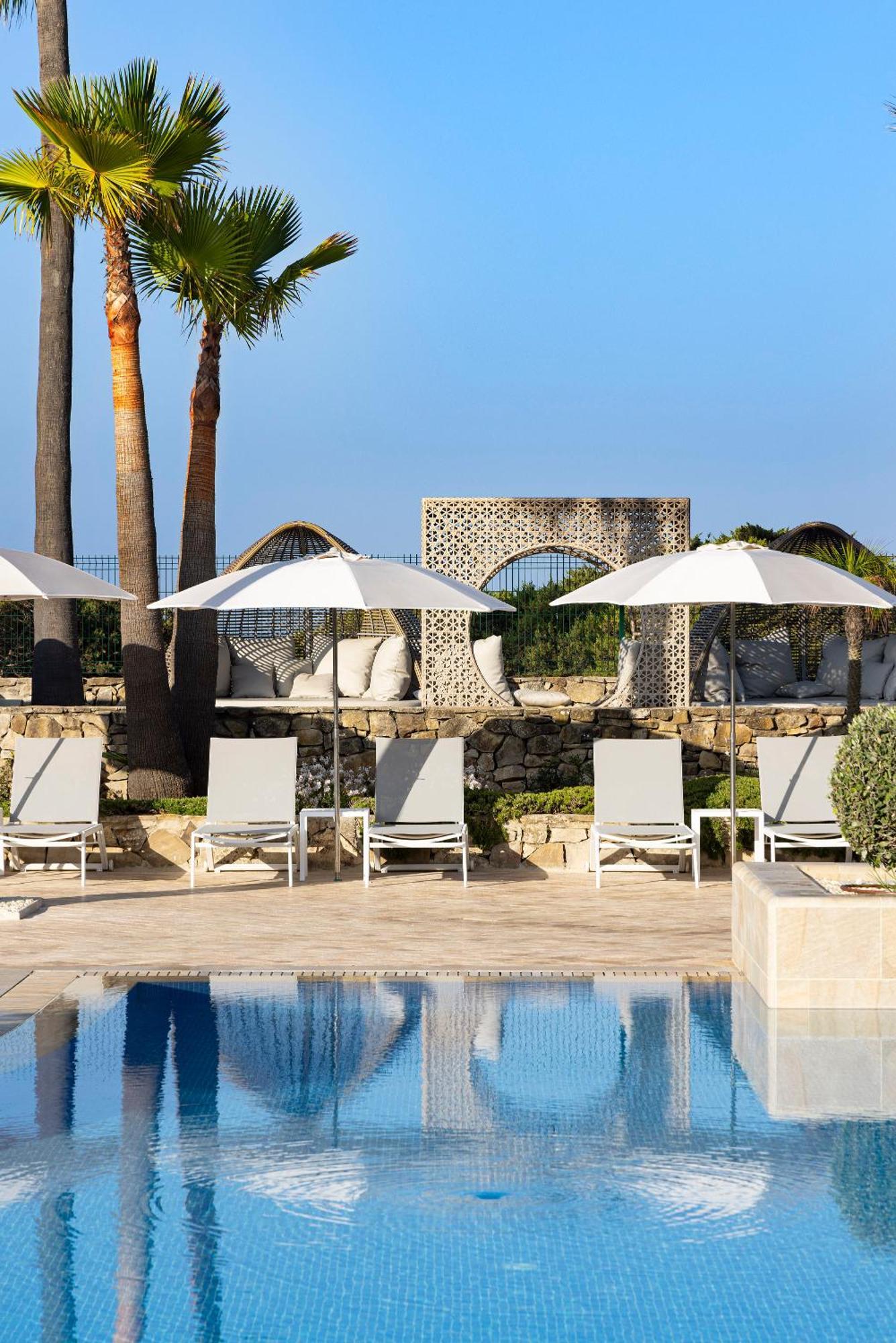 Hipotels Barrosa Palace & Spa Chiclana de la Frontera Εξωτερικό φωτογραφία The pool at the Phoenicia