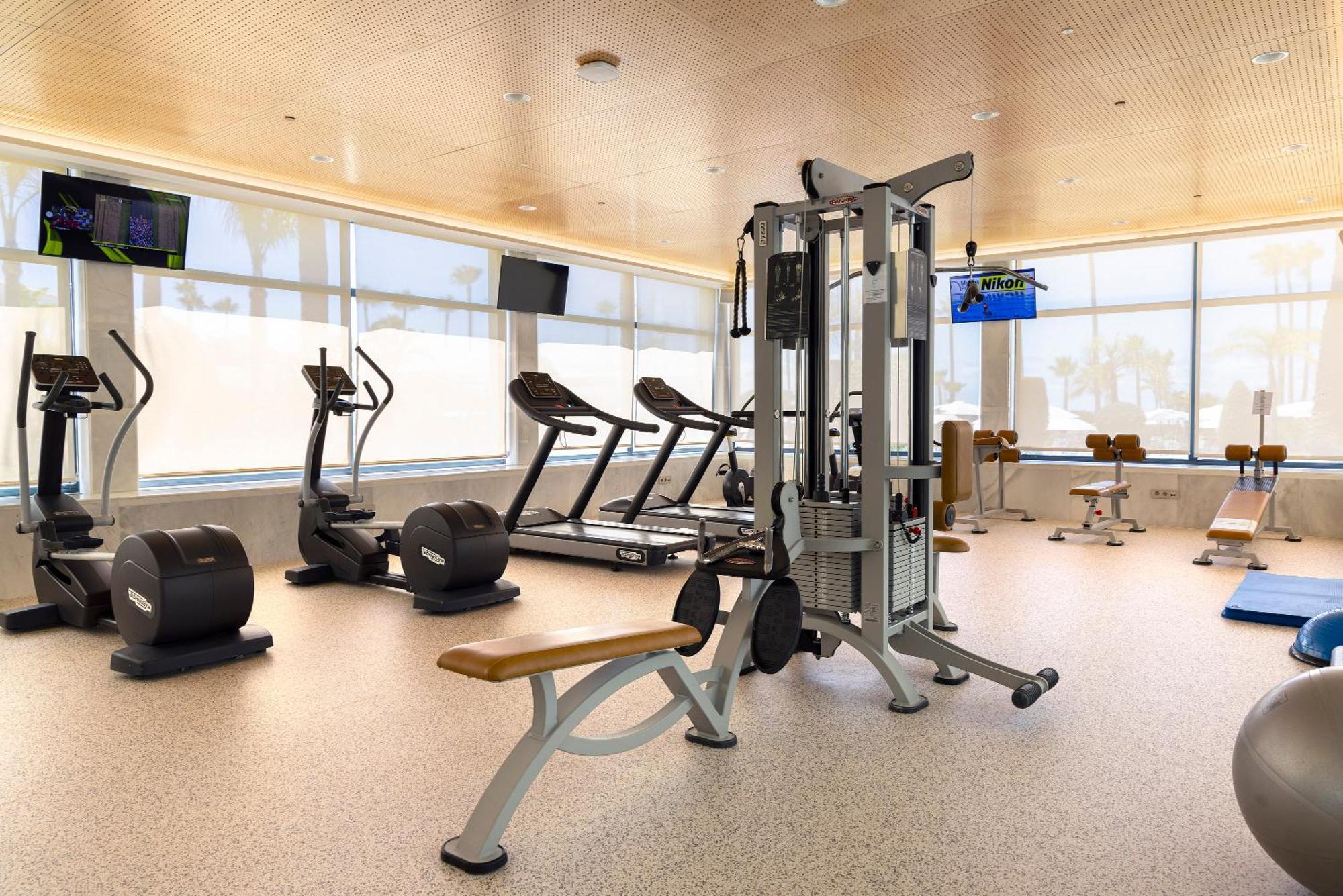 Hipotels Barrosa Palace & Spa Chiclana de la Frontera Εξωτερικό φωτογραφία A gym