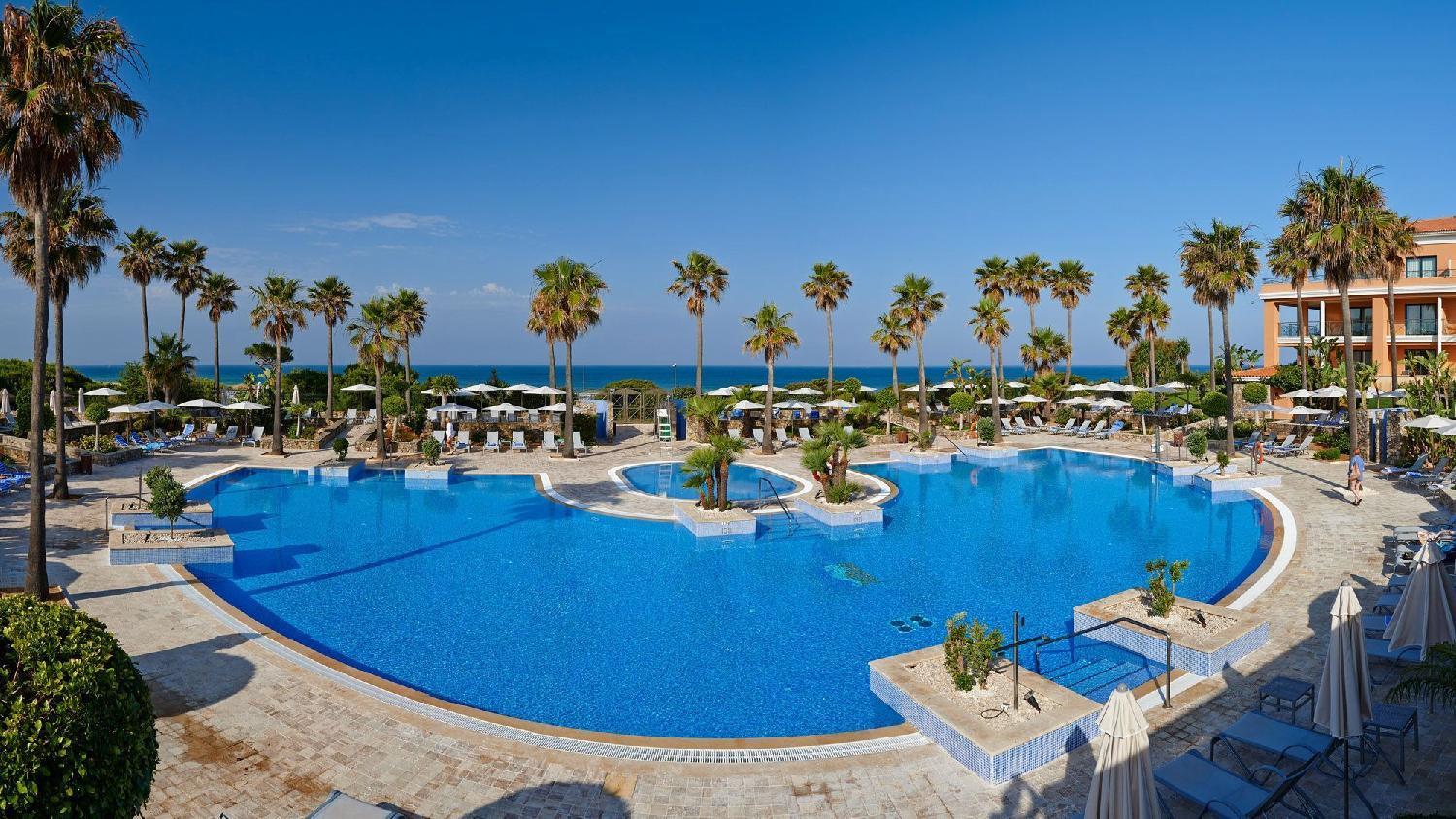Hipotels Barrosa Palace & Spa Chiclana de la Frontera Εξωτερικό φωτογραφία Pool at the Nissi Beach Hotel