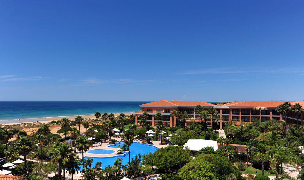 Hipotels Barrosa Palace & Spa Chiclana de la Frontera Εξωτερικό φωτογραφία The resort's main pool